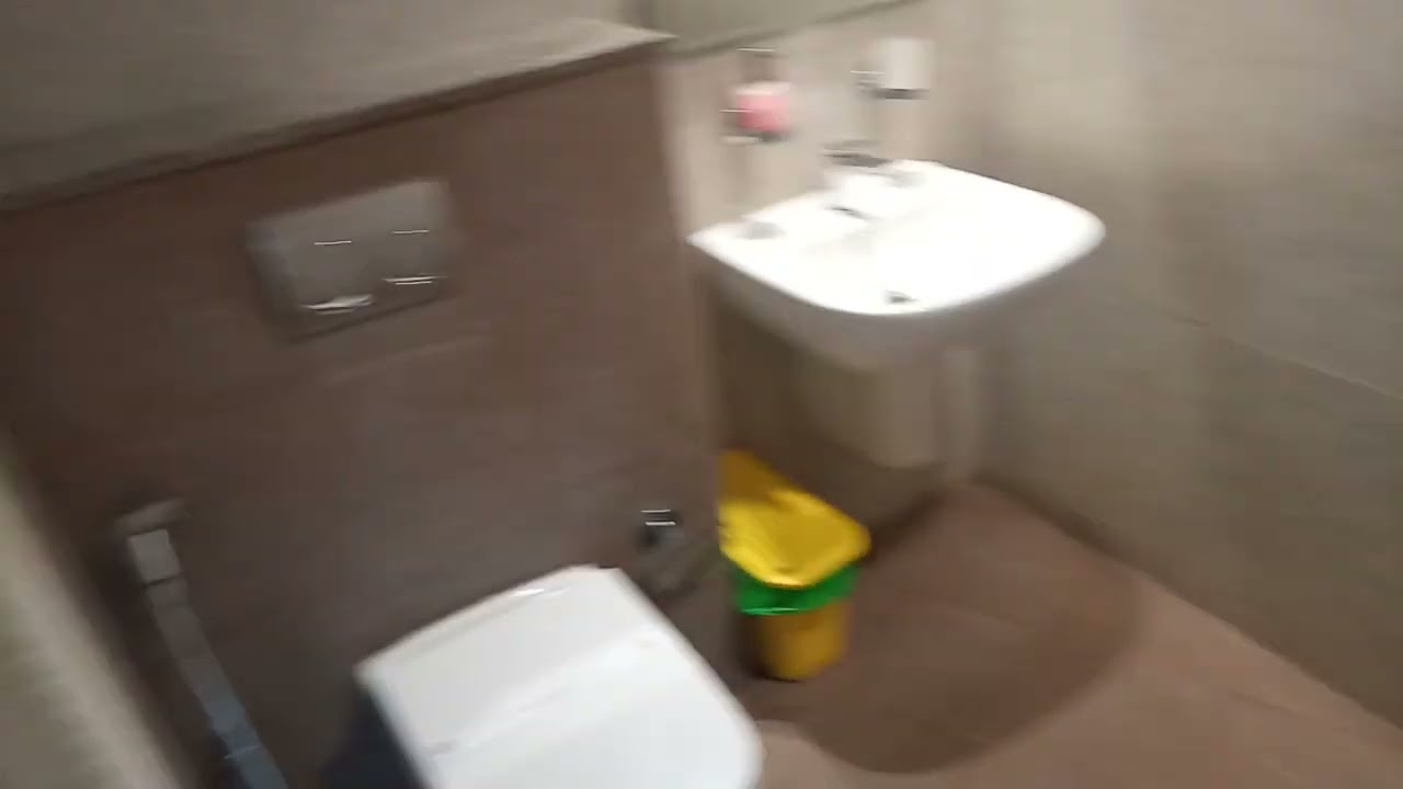 The 4750/- per day room of KIMS hospital, TVM to hack the necks of people.