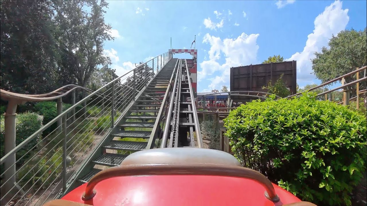 The Barnstormer Roller Coaster Front Row  [4K] Walt Disney World Magic Kingdom 2025