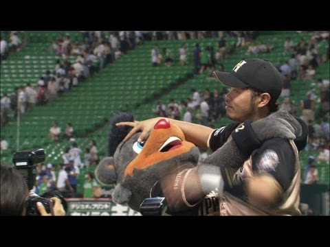 勝ち越し弾を放った小谷野のヒーローインタビュー 2012.09.01 H-F
