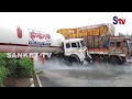 Odisha : Gas tanker-truck collision in Bhadrak; tanker develops leakage | Sanket Tv