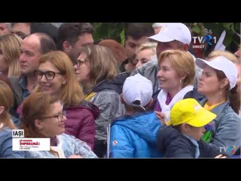Papa Francisc în România - sosirea la Iaşi - YouTube