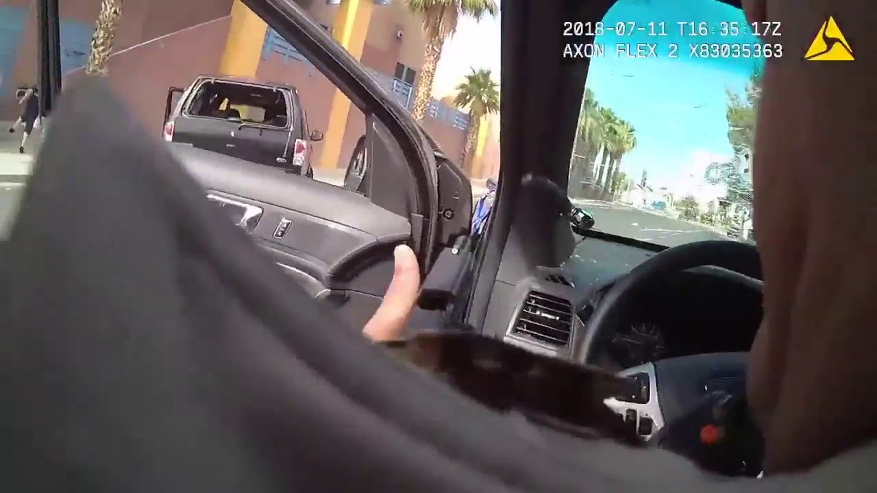 めっちゃ撃ち込んどる 殺人容疑者の車とカーチェイスを繰り広げる警官 フロントガラス越しからの銃撃戦 アメリカ カラパイア めっちゃ撃ち込んどる 殺人容疑者の車とカーチェイスを繰り広げる警官 フロントガラス越しからの銃撃戦 アメリカ カラパイア