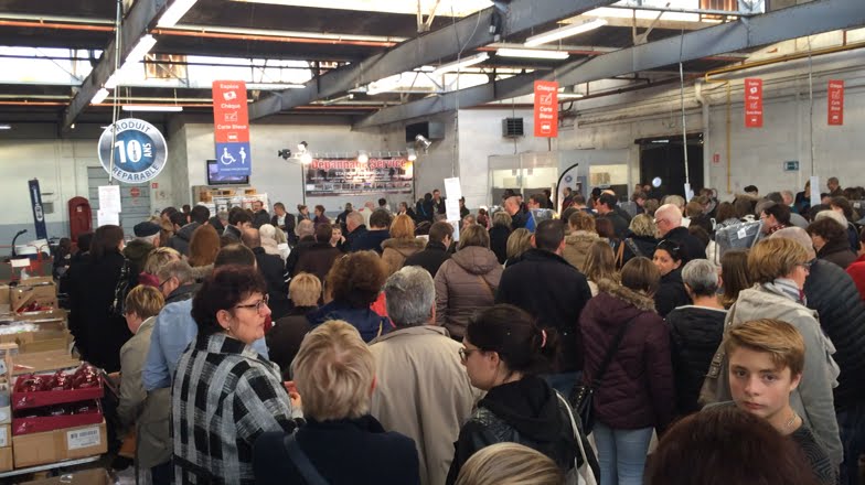 Braderie dans l'ancienne usine SEB