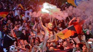 Germany vs Italy 1-1 (6-5 pens)- Quarter Final-UEFA EURO 2016:fans celebration screenshot 4