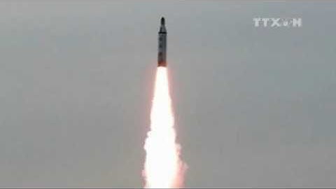 Triều Tiên phóng tên lửa từ tàu ngầm, căng thẳng gia tăng