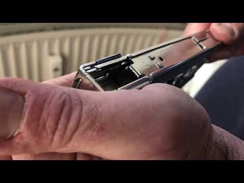 Video: Reparatie Van De Nietmachine: Waarom Verstopt De Meubelnietmachine De Nietjes Niet Volledig? Hoe Maak Je Een Pistool Met Je Eigen Handen Vast Als Het Niet Vuurt? Oorzaken En Proble