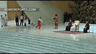 The Circus is in town! Pope Francis gets a front row seat The Circus is in town! Pope Francis gets a front row seat