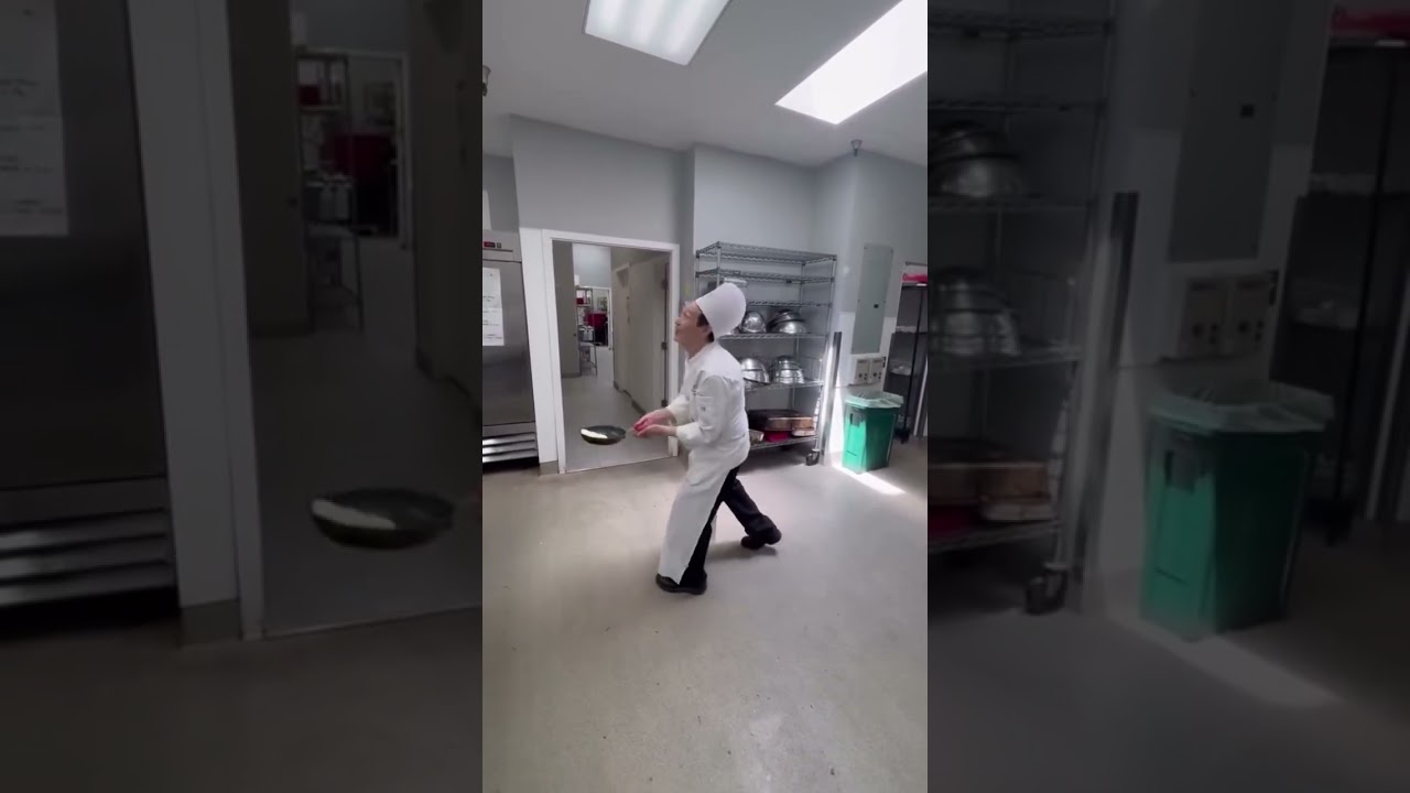 egg-celent technique by Chef Eugene!🍳😉