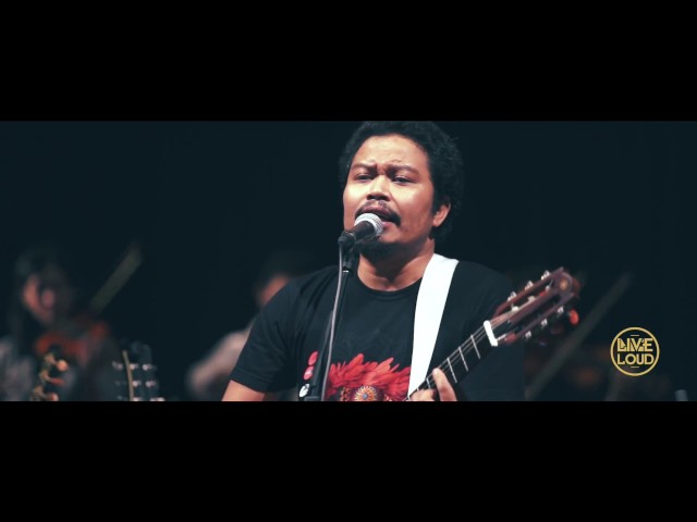 PAYUNG TEDUH X YAMAHA LIVE AND LOUD - Angin Pujaan Hujan class=