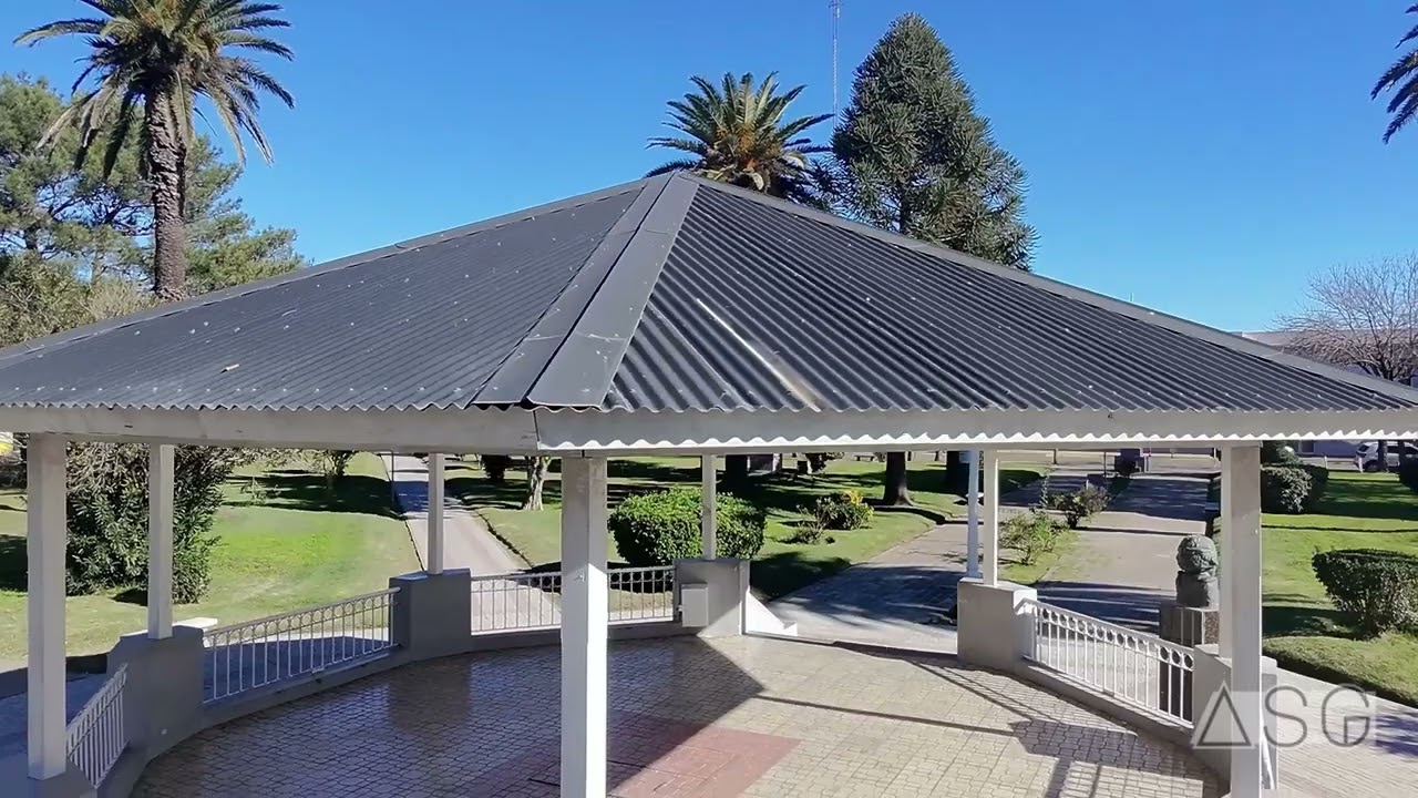 Plaza San Martin, Ciudad de 30 de Agosto. Provincia de Buenos Aires. Argentina.