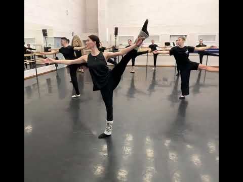 Гранд батман на середине