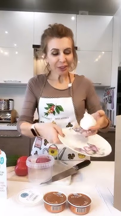 Ирина Агибалова готовит салат с бураттой - YouTube