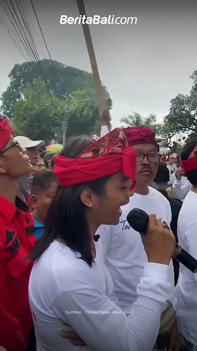 Dalang Muda ST. Eka Budhi Banjar Tegal Belodan Beraksi di Parade Ogoh-Ogoh Tabanan