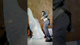recordar que todo lo mejor de las bodas sucede alrededor de los novios #wedding #happening #violin recordar que todo lo mejor de las bodas sucede alrededor de los novios #wedding #happening #violin