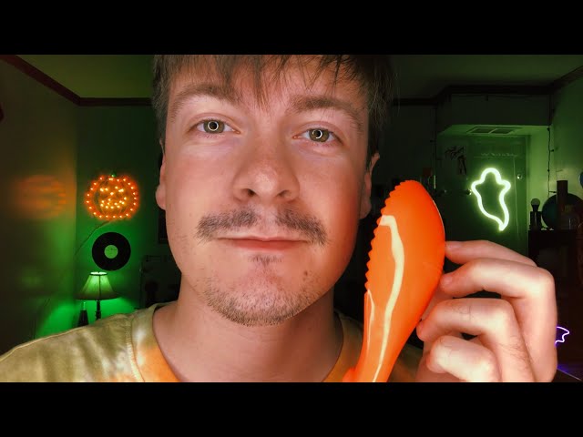[ASMR] Tapping on Pumpkin Carving Tools