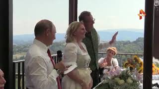 СМИ опубликовали видео тоста и танца Путина на свадьбе главы МИД Австрии