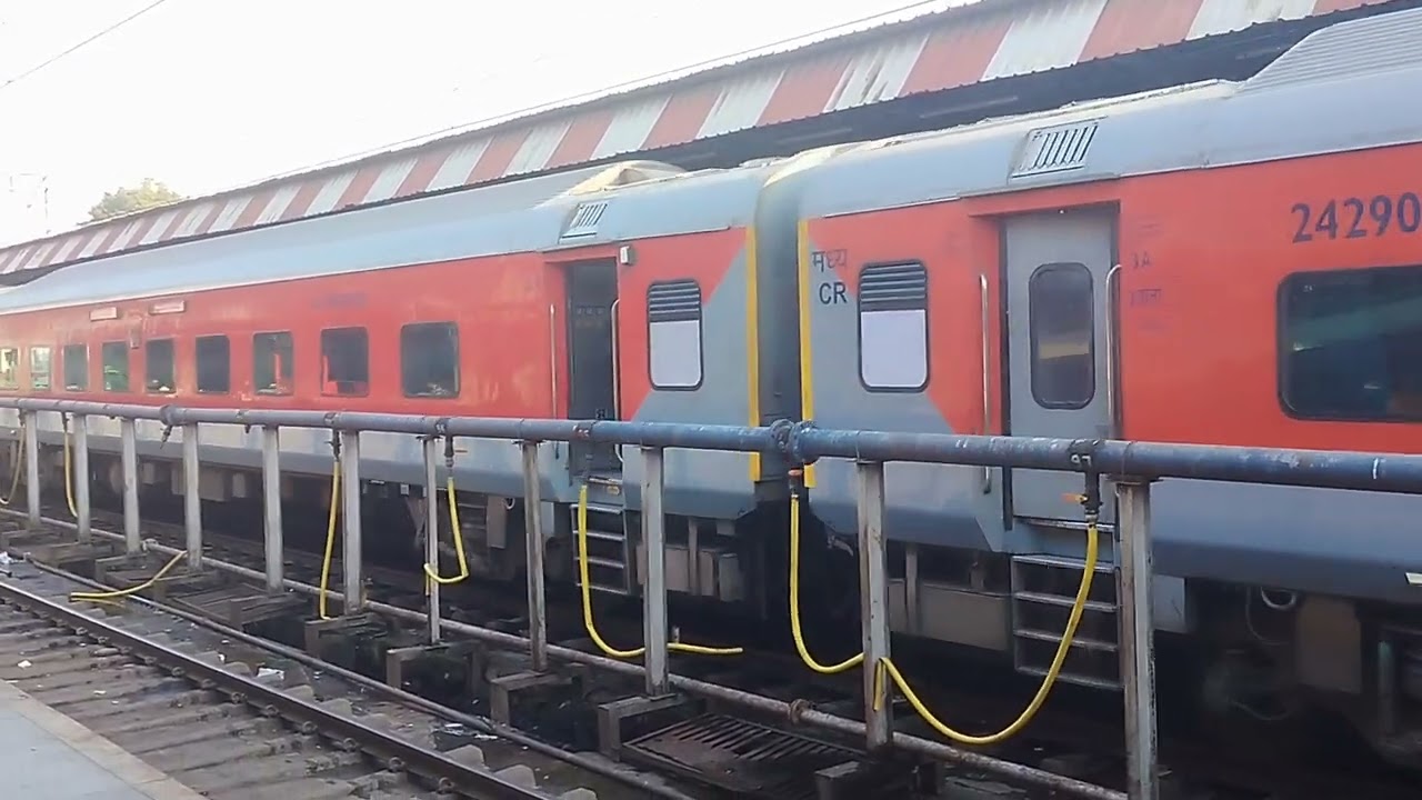 11077 Jelum Express Rake Shuntting Pune insta:_itz_youtuber_arbaj_ 