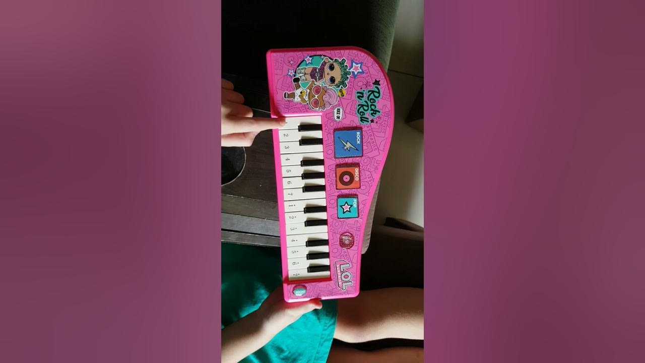 Como tocar Brilha Brilha Estrelinha no piano de brinquedo 