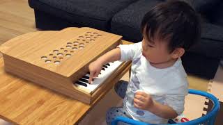 【ミニピアノ】(1才8ヶ月) KAWAIミニピアノ