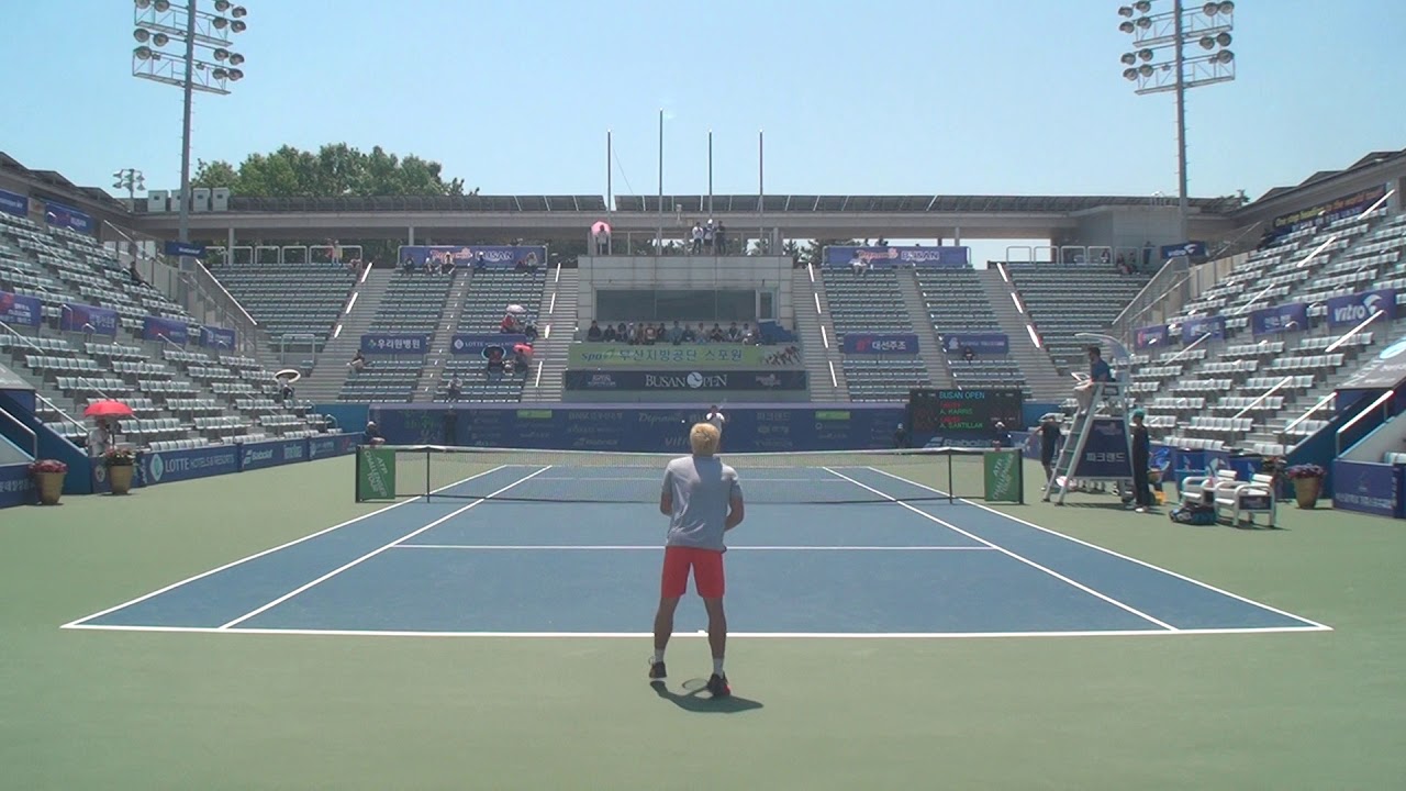 Akira Santillan AUS warmup