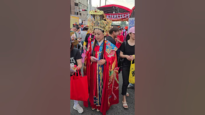 真人媽祖娘娘發口罩#白沙屯 #拱天宮 #白沙屯媽祖 #山邊媽祖 #粉紅超跑 #33萬大軍 #北港進香 #北港朝天宮