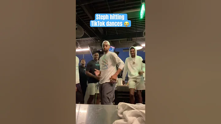 Steph Curry dancing with some HS hoopers 🕺😂
