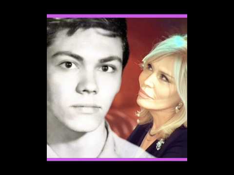 Video Amanda Lear SI DICEVA CHE ERA UN UOMO