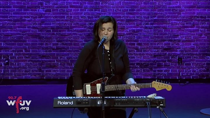 Jennifer O'Connor - "Pretty Girls" (Live at The Sh...