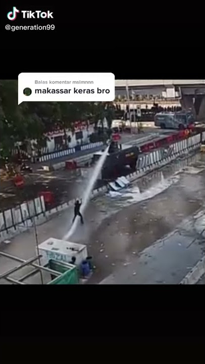 Viral masa demo salah satu joget di tengah demo
