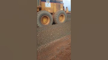 CAT 140H Grader at work #road #construction #grader #catequipment #truck #caterpillar  #caterpiller