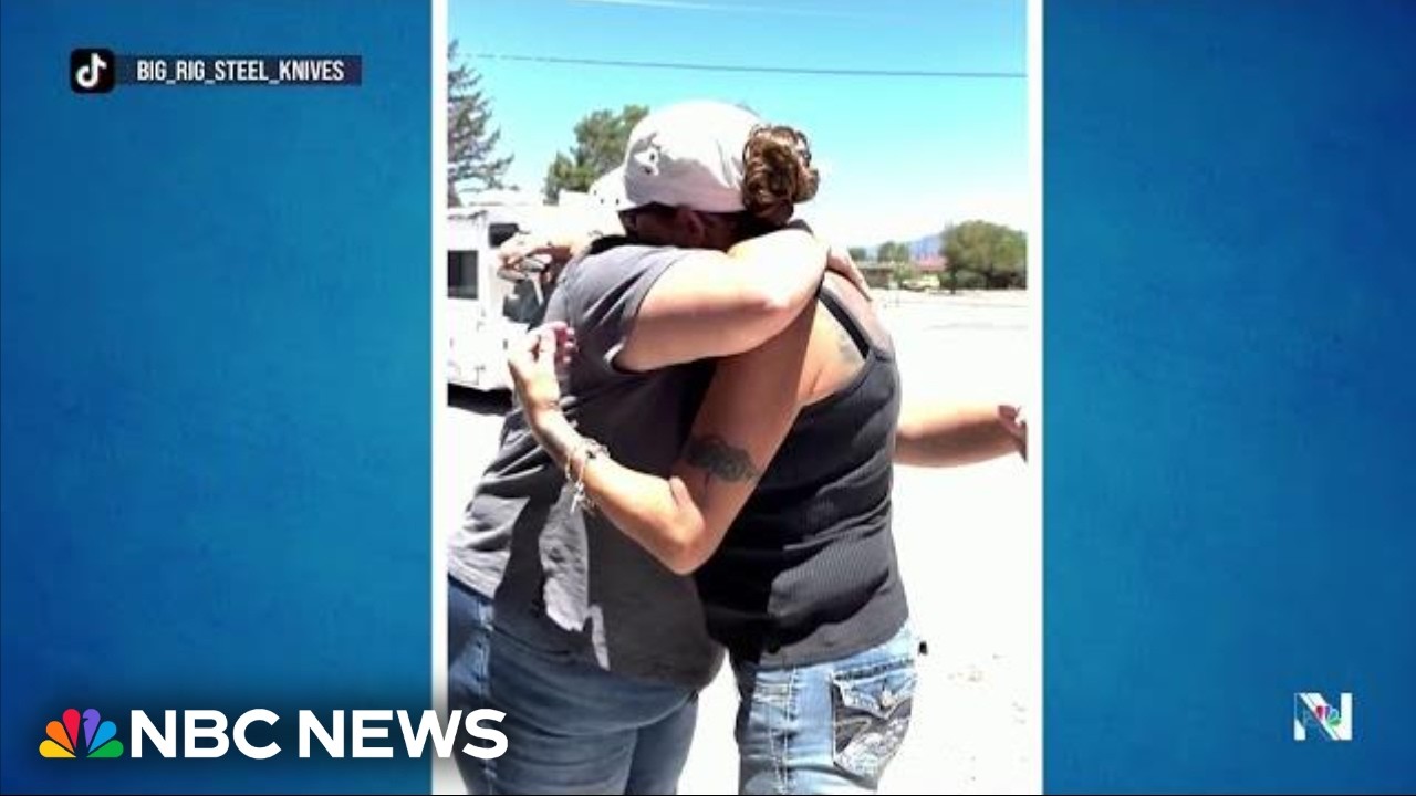Good News: Community comes together to buy new mobile home for couple after fire Good News: Community comes together to buy new mobile home for couple after fire
