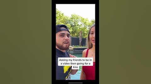 Thumbnail of How to kiss a girl