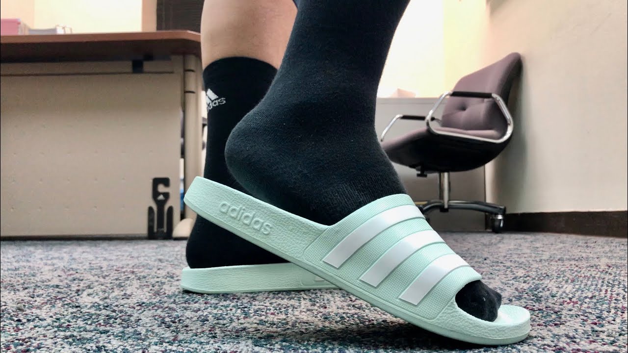 adidas adilette on feet