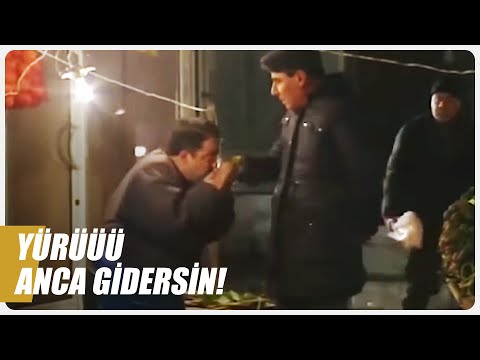 Kapıcı Cafer Tak Tak Sedat'a Gider Yaptı! - Bizimkiler