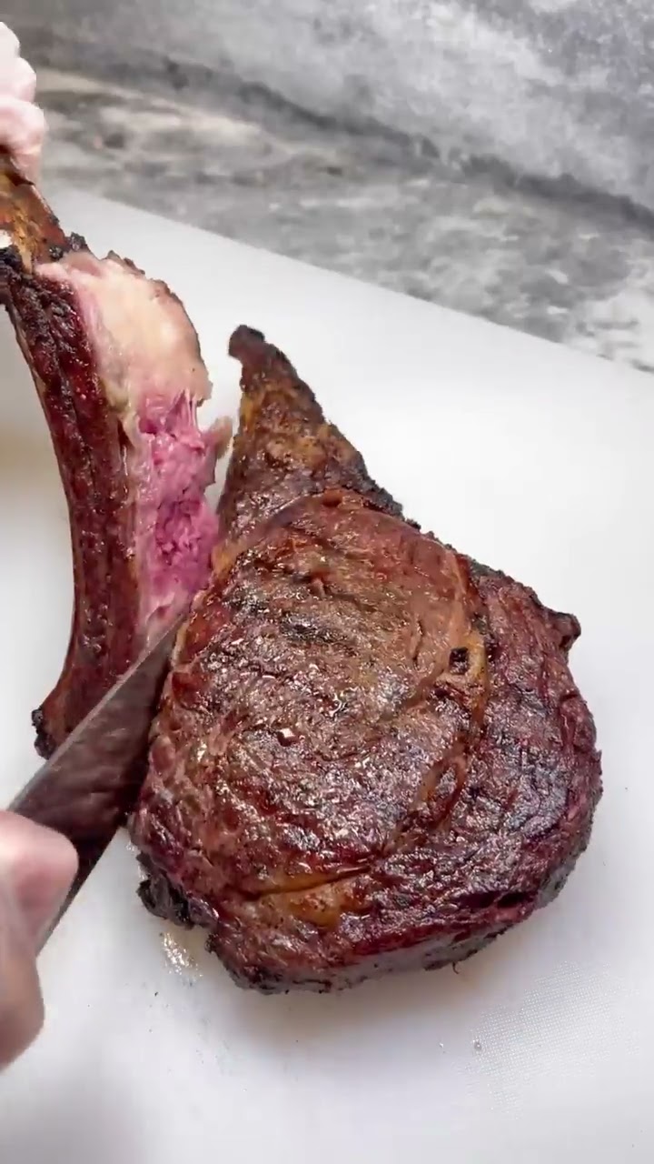 TOMAHAWK Steak aus dem Beefer 🥩 | Folge 8 | DEFFILICIOUS - Marco kocht mit Detlef