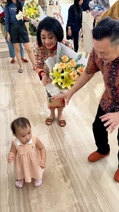 Kya anak jesicca mila joget sama opung otto hasibuan #jessicamila #ottohasibuan #foryou #shorts