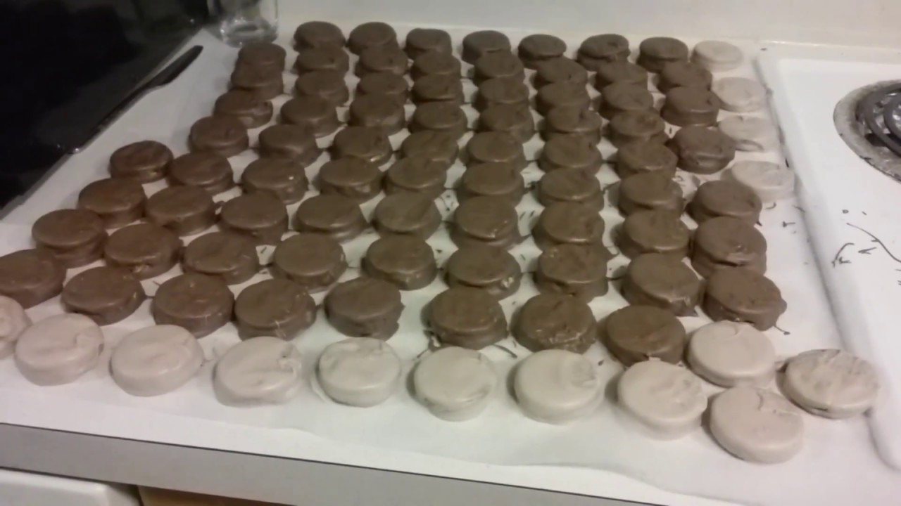 How to make chocolate peanut butter crackers. Super easy!