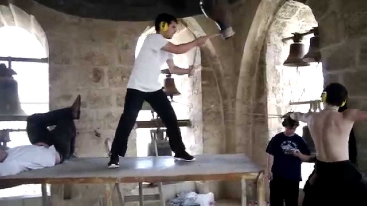 Колокольный звон Храма Гроба Господня в Великую Субботу (19.04.2014).