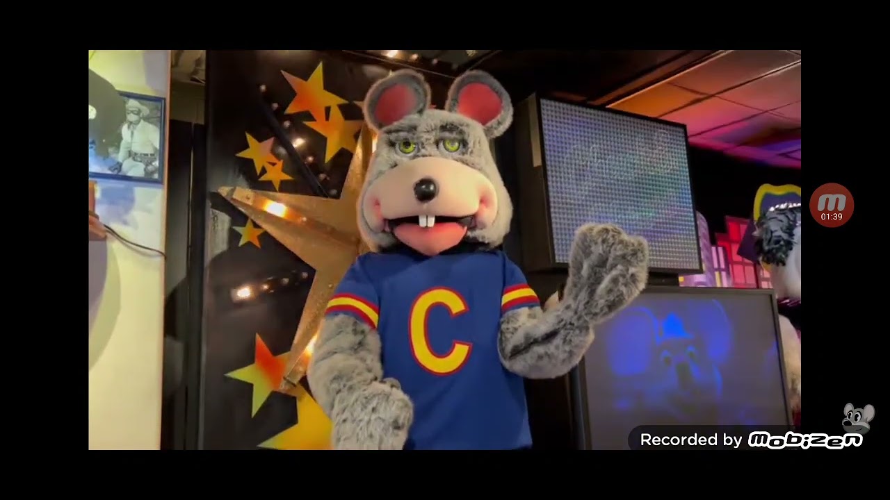 Emily elkins reacts to if everyday was halloween Chuck e cheese's