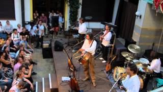 Video thumbnail of "Horch in Halle"