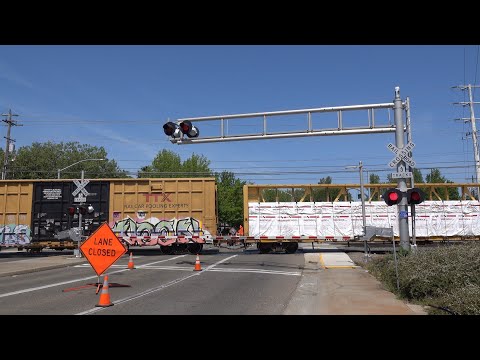 UP 9910 Rocklin Rocket Local, Butterfield Way Railroad Crossing, Sacramento CA