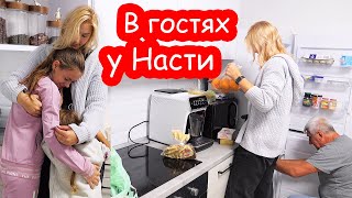 VLOG В гостях у Насти. Отвезли ей еды.