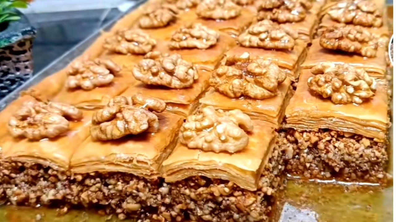 بقلاوة بدون ألة توريق وبدون تعب وبدون توريق المتعب ساهلة ماهلة من اليوم انساو الطريقة الصعبة