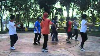 Linedance Love Is Move (Cheoreographed By: Lily Liu)