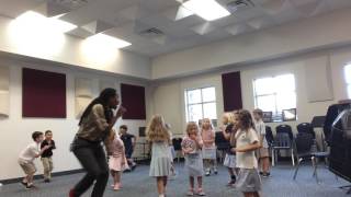 Download Lagu Clap Your Hands Together - Kindergartners Dance and Sing Orff-Schulwerk Method MP3