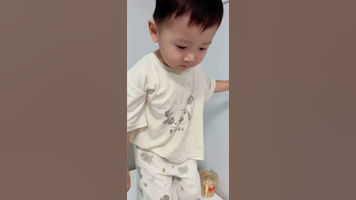 爸爸假装触电，兜兜临危不乱，用棍子关电闸成功解救爸爸#funny #baby #萌娃