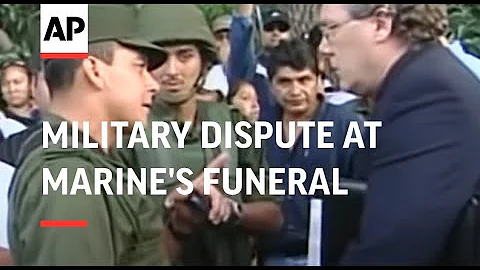 ¿A quién se saluda con un arma en un funeral militar?