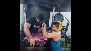 arm wrestling in gym | #armwrestling #viral #india #army @devlarratt @ProPanjaLeague