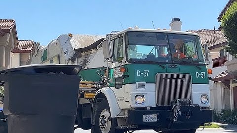 Pleasanton Garbage Service Autocar Wx42 Rapid Rail In the Condos