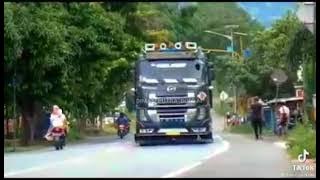 Story'wa Truk Trailer UD Quester Mbois || Story'wa Truk UD Quester Terbaru 2021 || Shorts